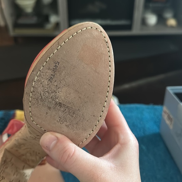 Prada platform peep toe heels, gorgeous red with cork - Picture 7 of 7